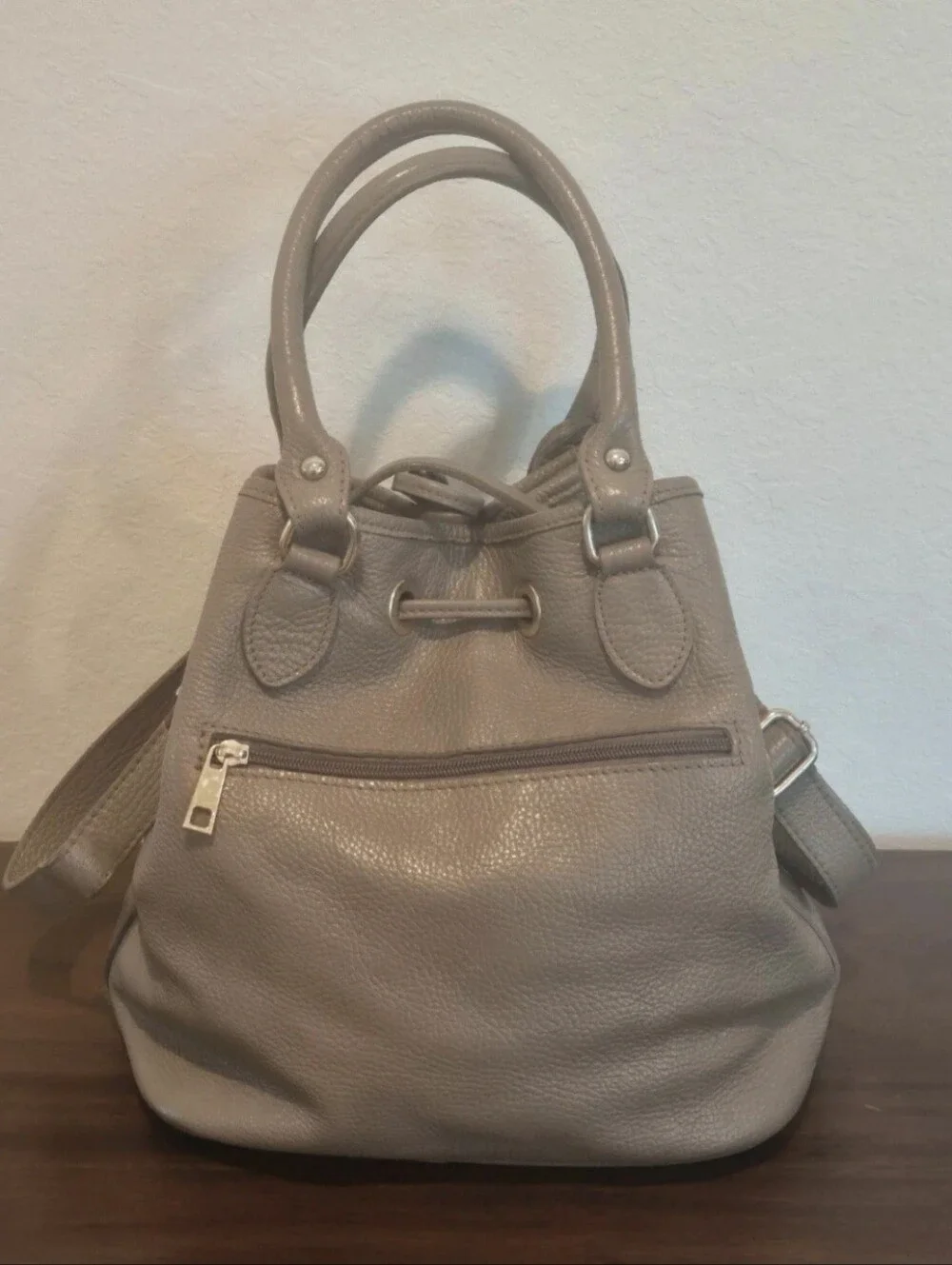 Liz Claiborne Italian Leather Tote Shoulder Bag Taupe Carryall.